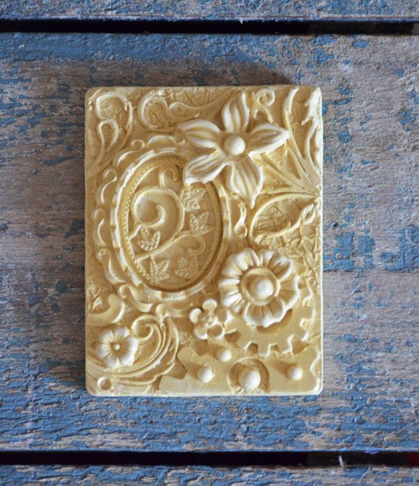 Victoria - Mini Bas-Relief Mould - Image 2
